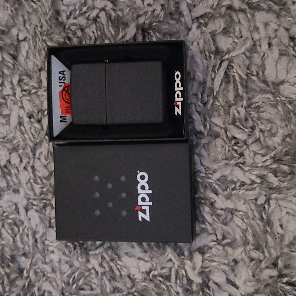 Zippo Lighter 236 Reg Black Crackle